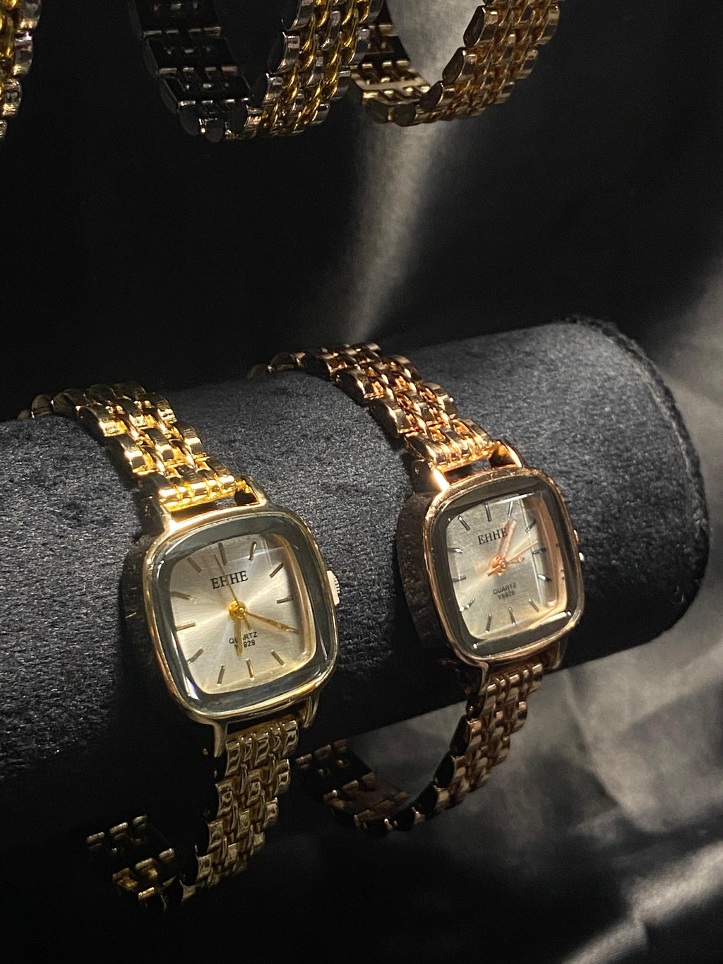 Bar Scale Dial Quartz Watch for Women – Gold Strap Everyday Elegance