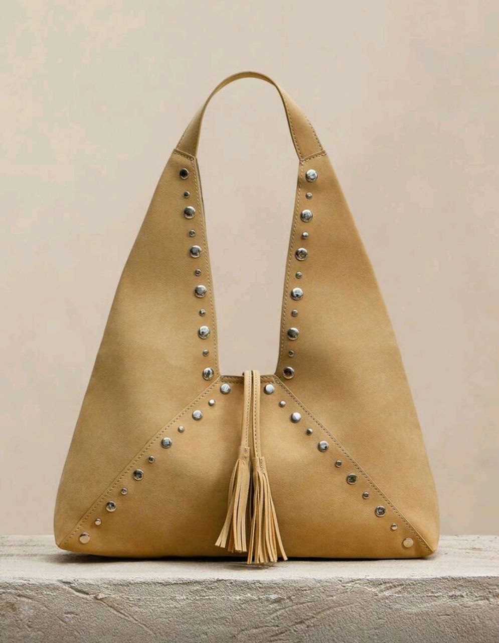 Ladies’ Beige Velvet Shoulder Bag – Daily Commute Style