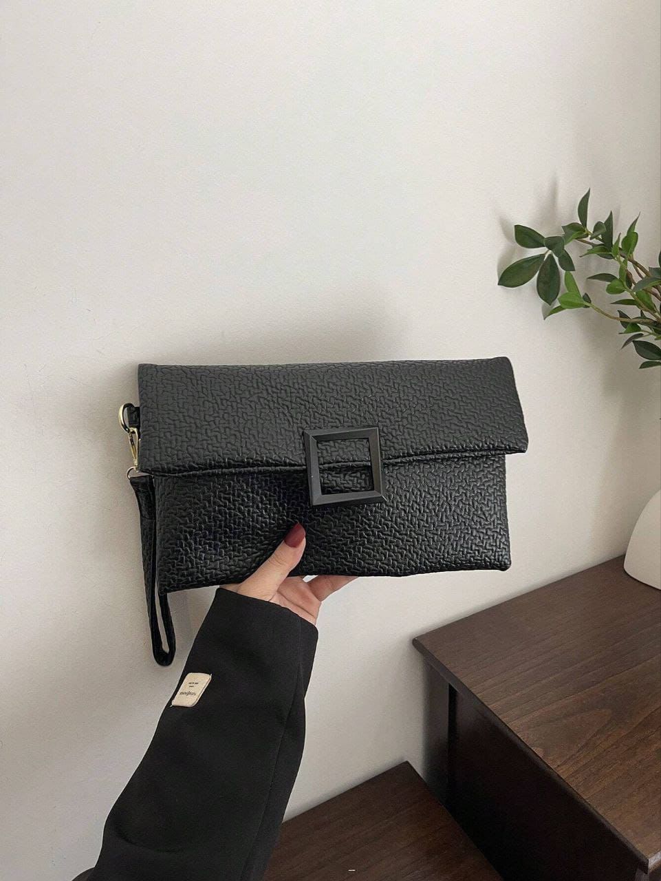 Simple Retro Envelope Clutch Bag for Women – Solid Color