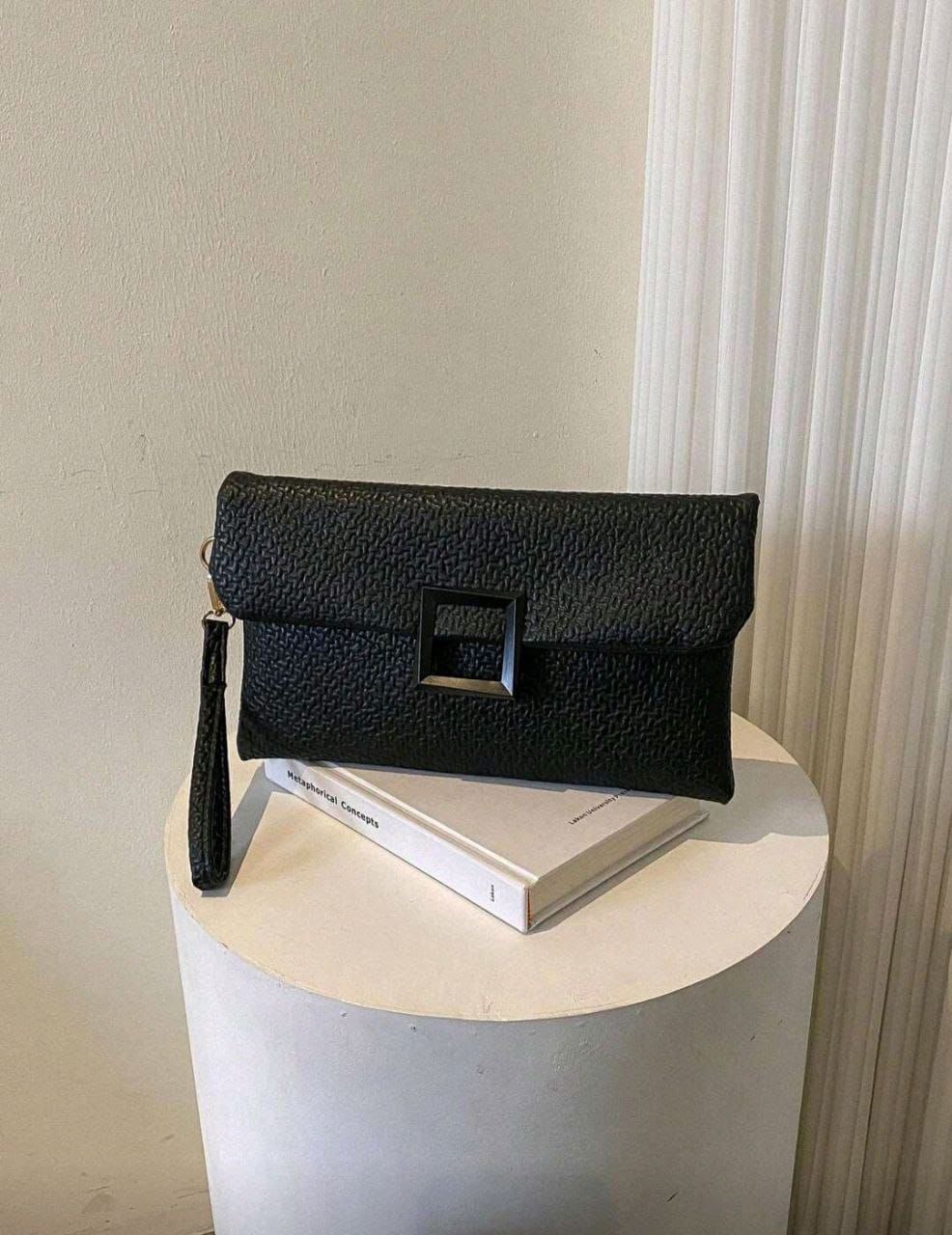 Simple Retro Envelope Clutch Bag for Women – Solid Color