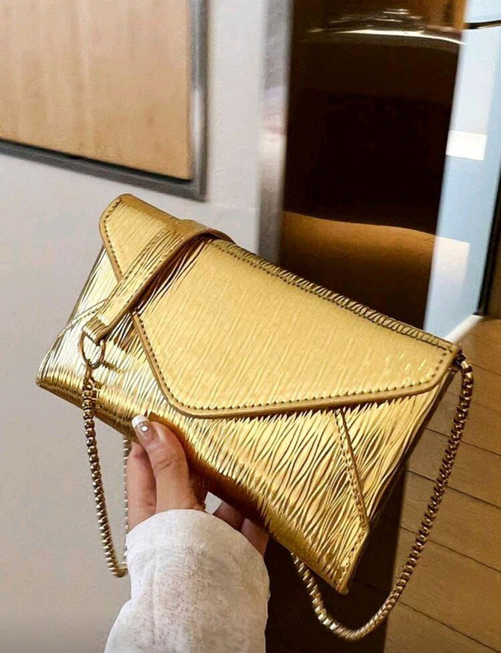 Gold Minimalist Envelope Crossbody Bag – Elegant One Shoulder Old Money Style