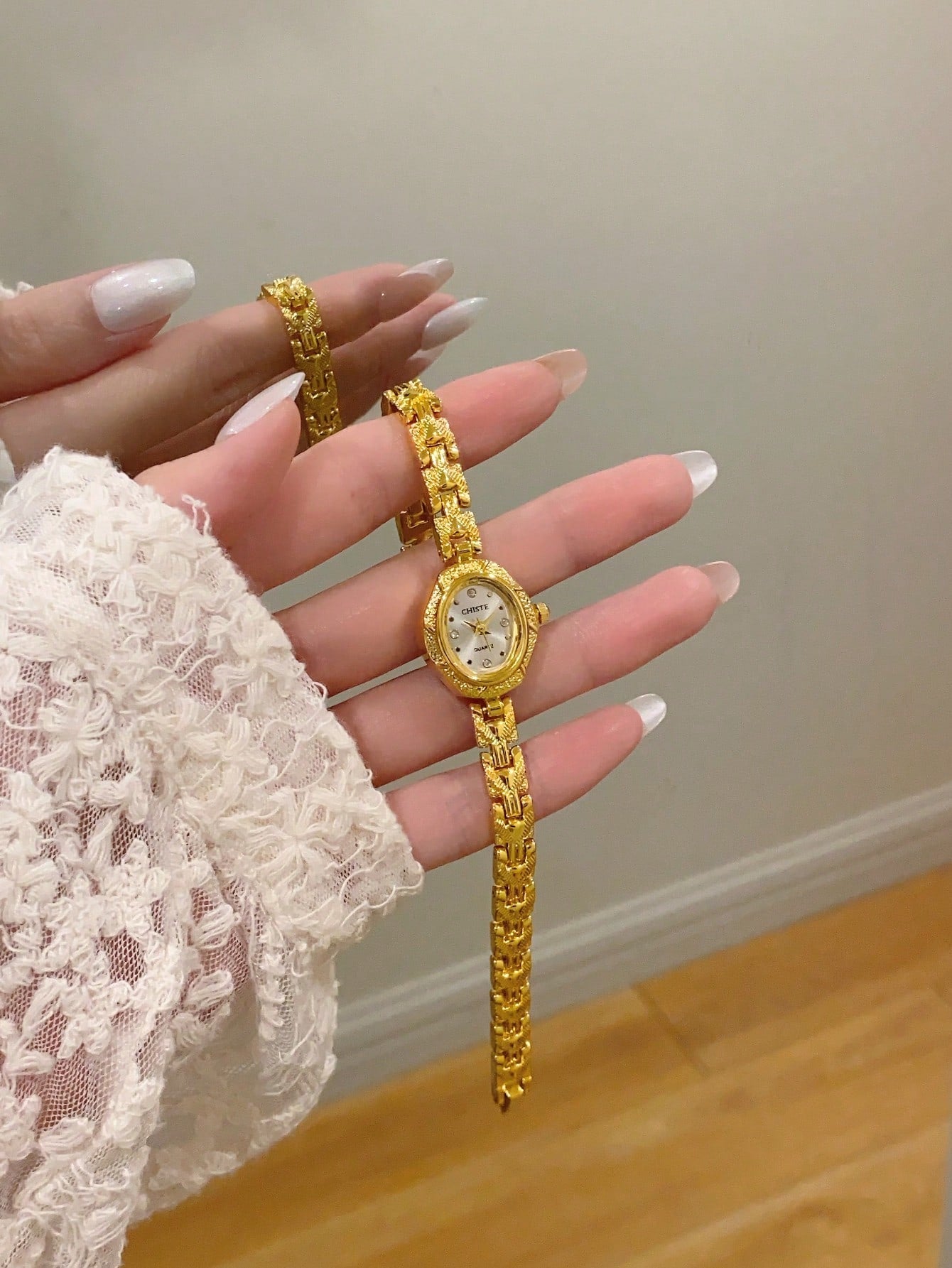 Women’s Elegant Small Dial Quartz Watch – Gold & Silver Strap