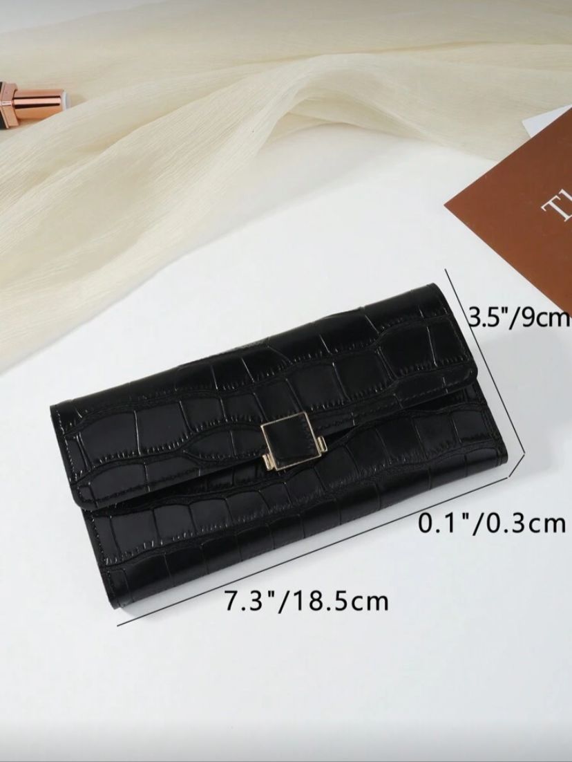 Crocodile Embossed Long Wallet for Women – Large Capacity Card & Cash Organizer with Zipper Pocket (Black / Burgundy)
