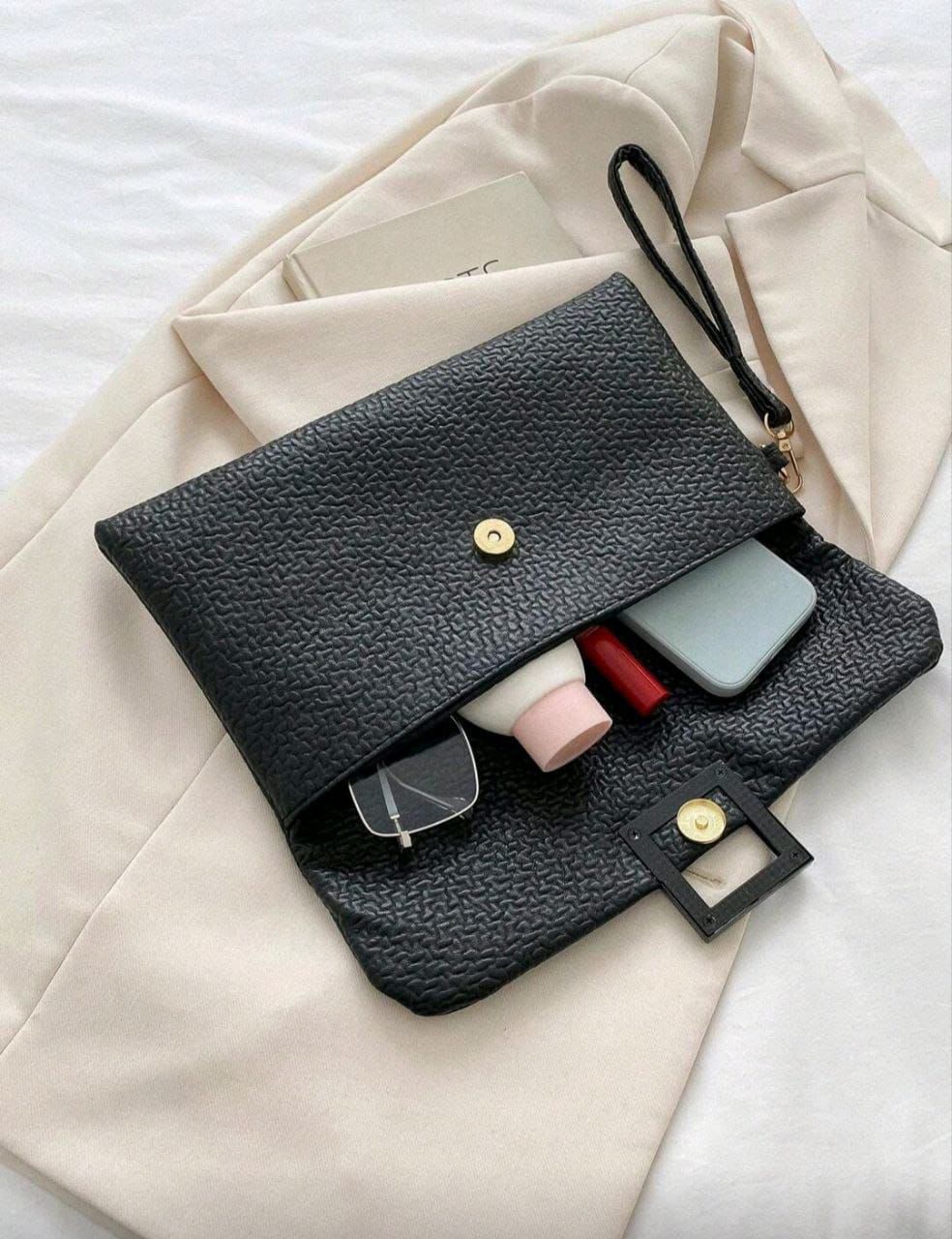 Simple Retro Envelope Clutch Bag for Women – Solid Color
