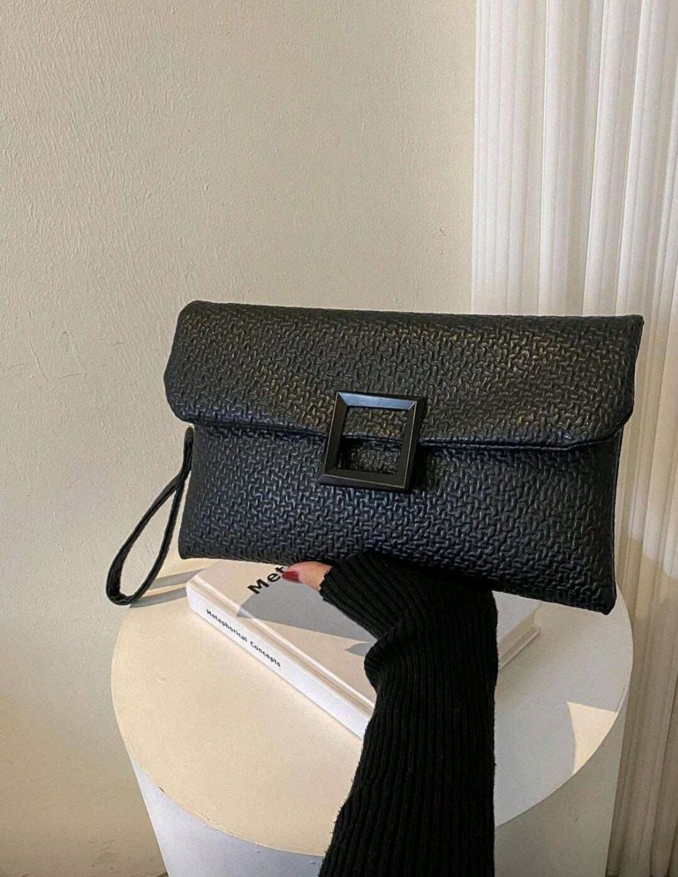 Simple Retro Envelope Clutch Bag for Women – Solid Color