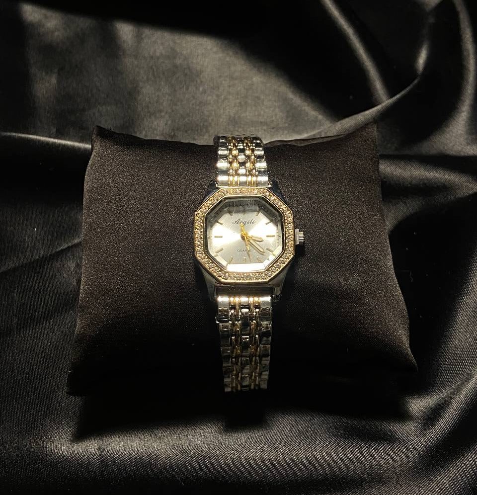 Two-Tone Polygonal Quartz Watch for Women – Elegant & Exquisite Design