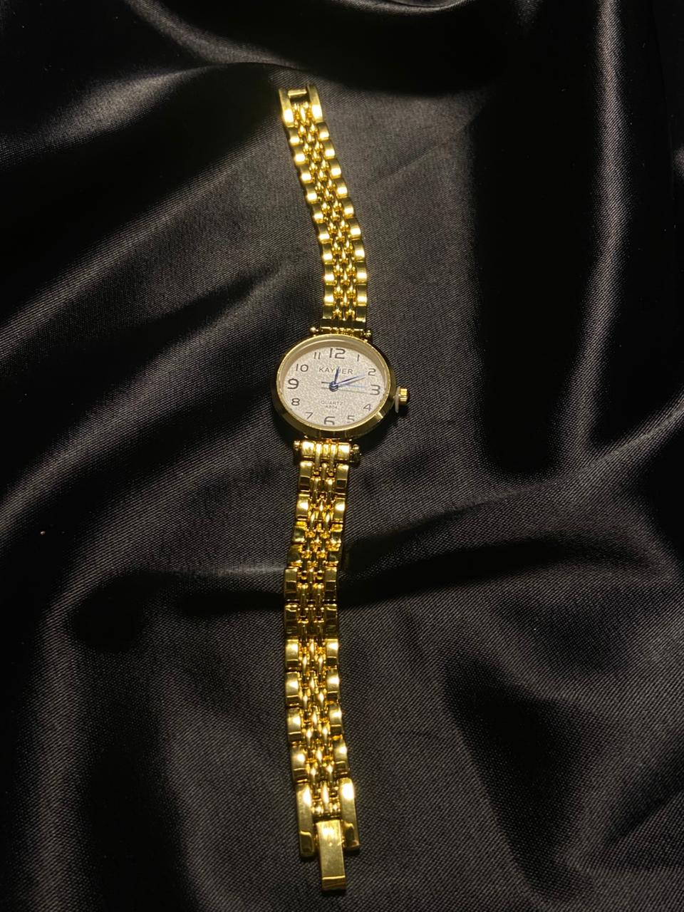 Women’s Round Quartz Watch with Numeral Dial – Silver & Gold Zinc Alloy