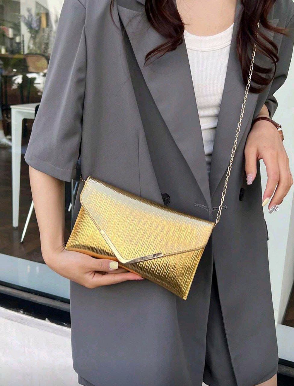 Gold Textured Flap Chain Shoulder Bag – Elegant Evening Envelope Party Handbag