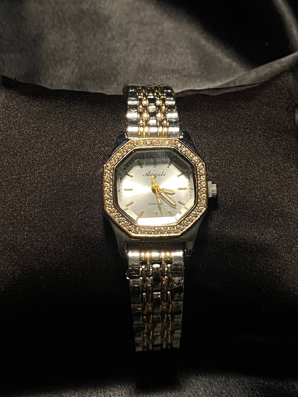 Two-Tone Polygonal Quartz Watch for Women – Elegant & Exquisite Design