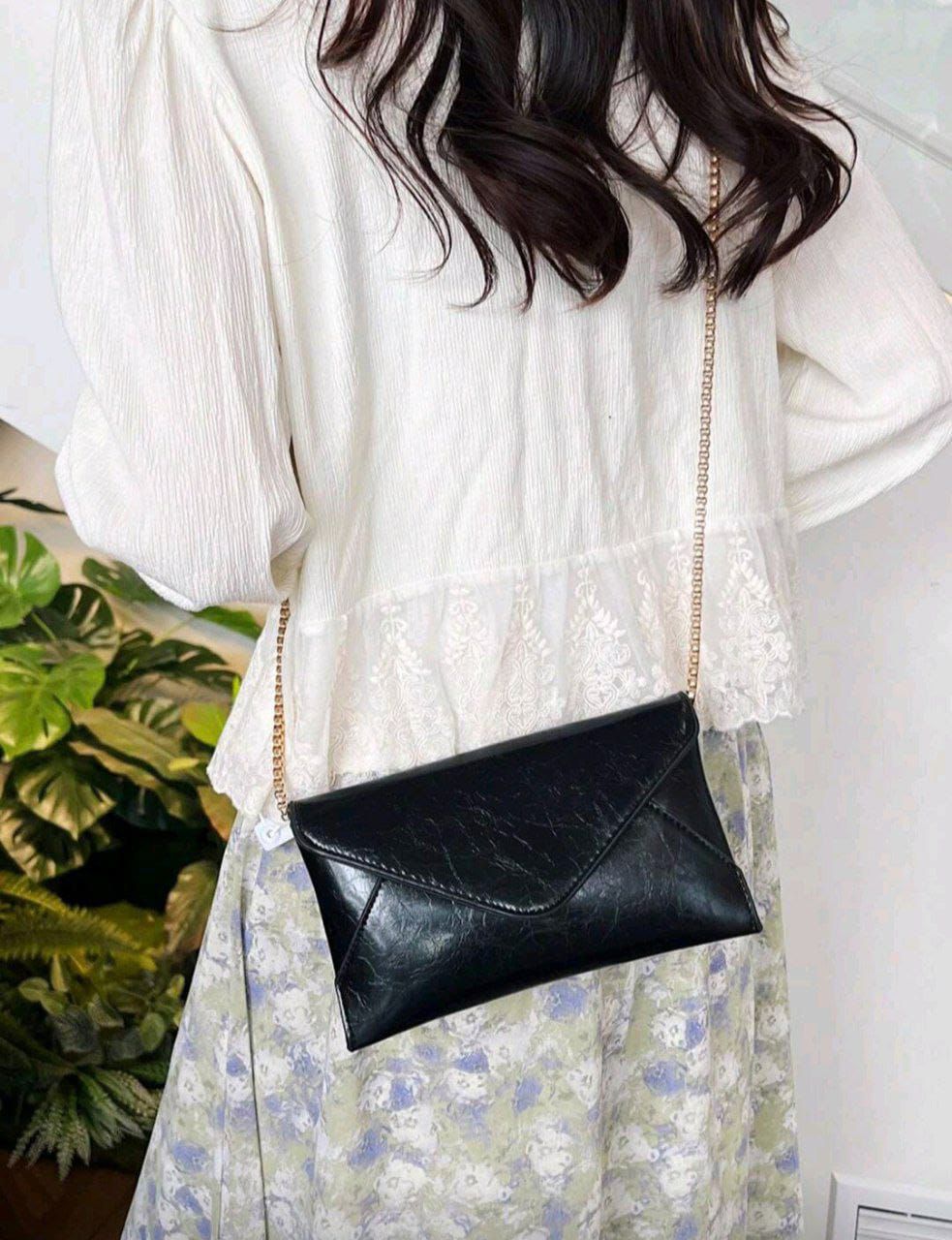 Black Envelope Chain Crossbody Bag – Elegant One Shoulder Minimalist Handbag